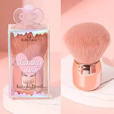 Perie pentru machiaj fard de obraz