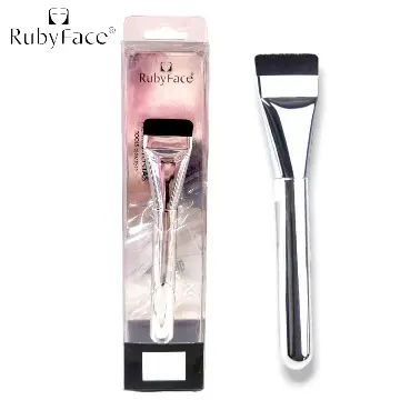 Pensulă pentru fon de ten